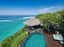 Villa Bidadari Cliffside Estate, Bale Near Pool